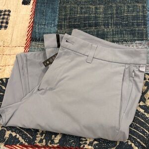 Lululemon Commission Slim-fit Pant - excellent condition!